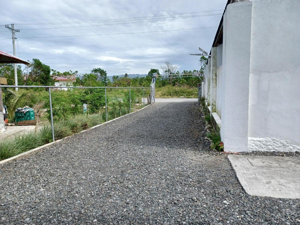 Bernis Hostel Moalboal Exterior photo