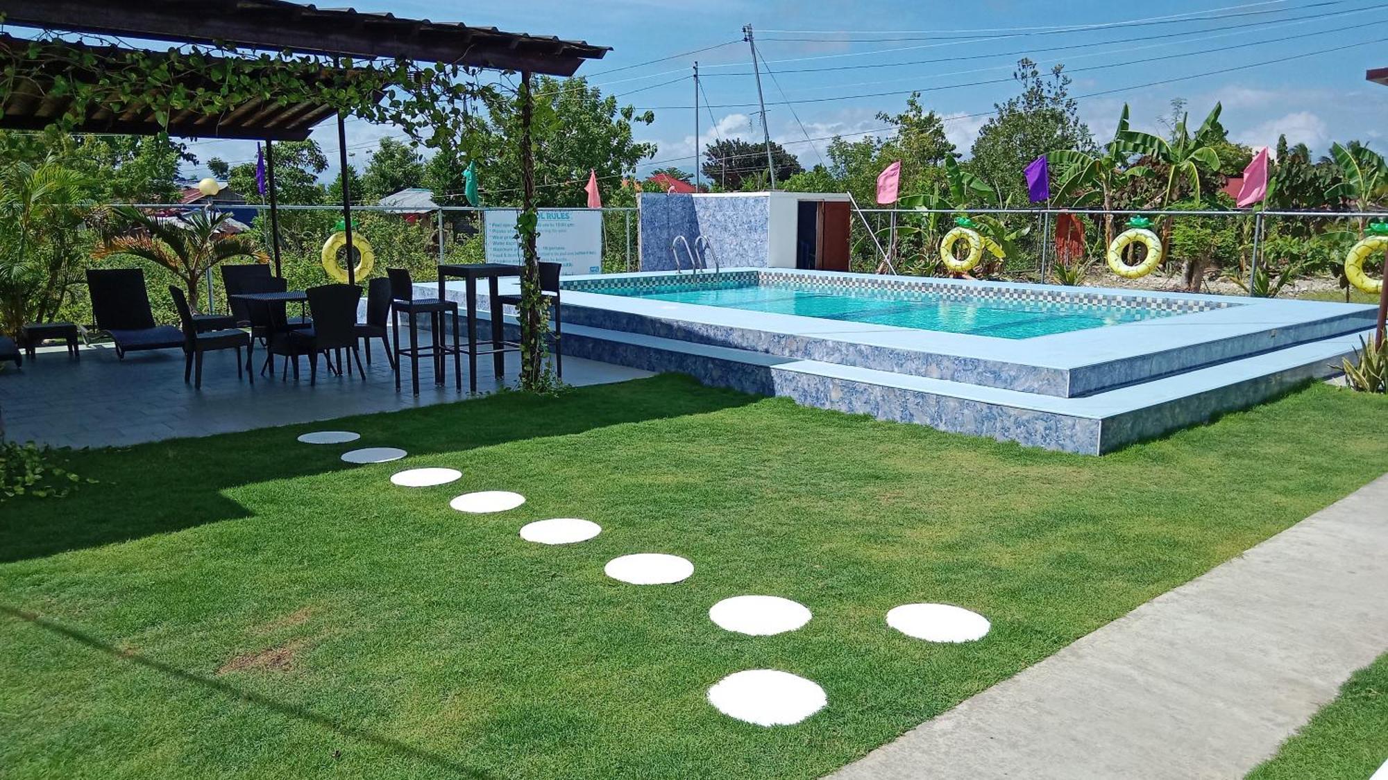 Bernis Hostel Moalboal Exterior photo