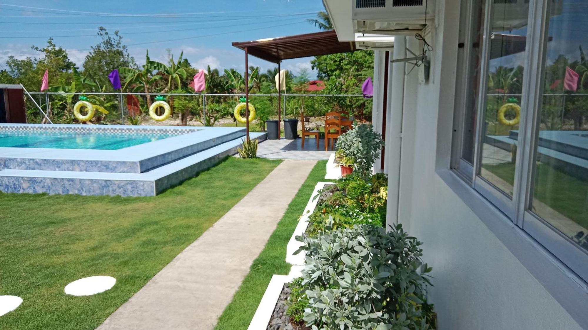 Bernis Hostel Moalboal Exterior photo